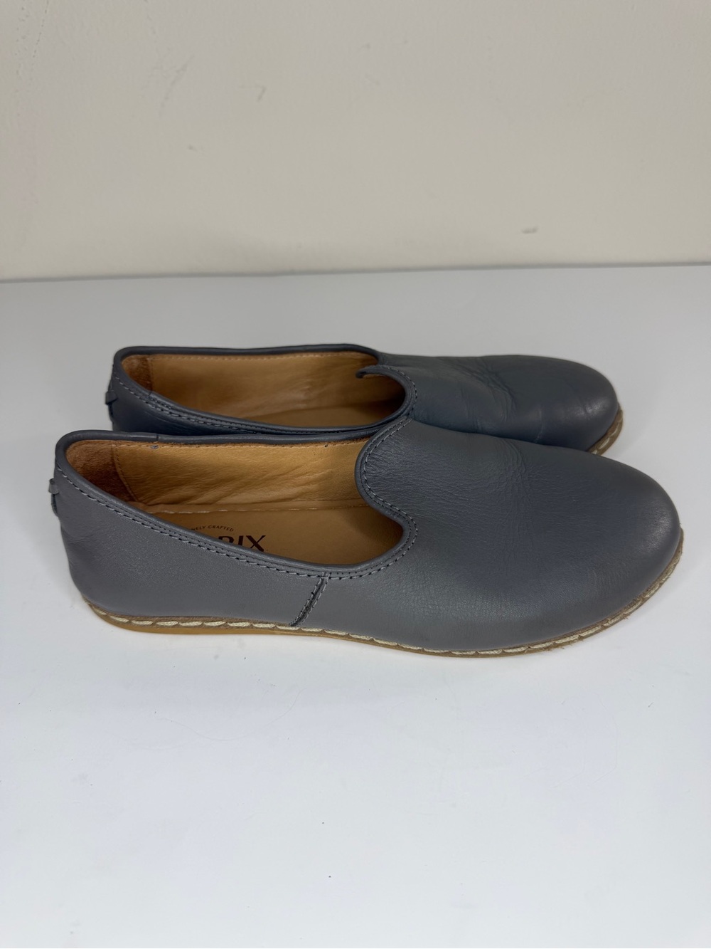 Charix Flats Loafers Gray Leather Artisan Slip On Shoes Womens Size 36 US 5